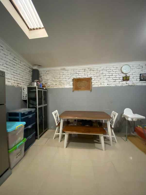 rumah komplek sariwangi akses jalan mudah siap huni