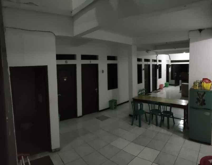 rumah kost semi furnish di rungkut mejoyo utara