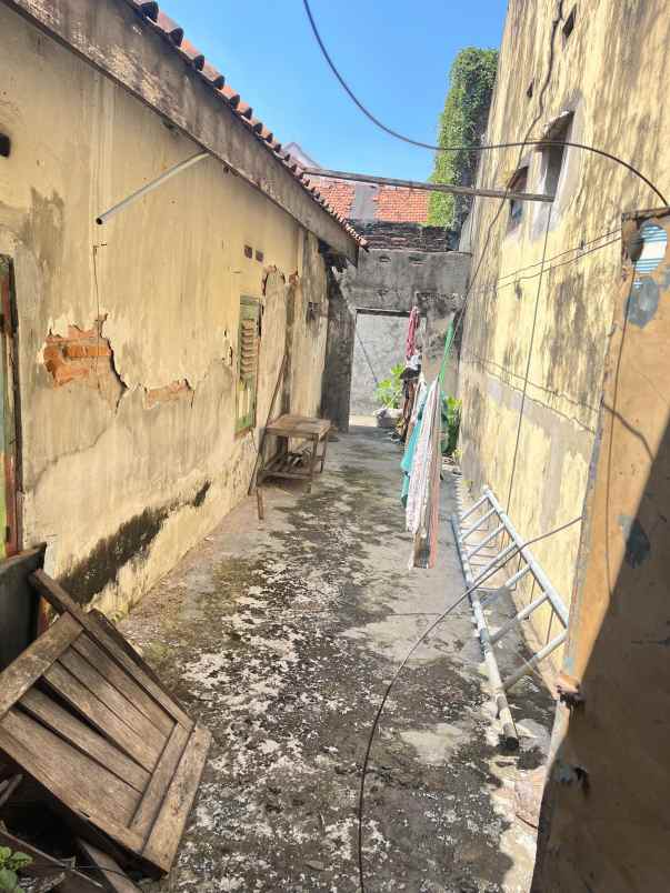 rumah lama lokasi bagus