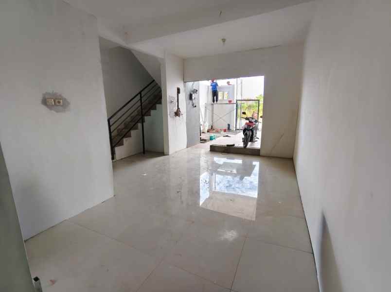rumah medokan rungkut surabaya 2 lantai dekat merr upn