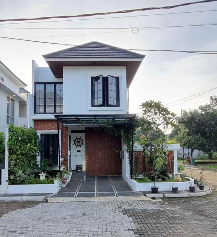 rumah mewah dalam cluster sektor tiga bintaro