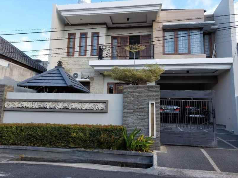 rumah mewah dekat taman kota lumintang denpasar