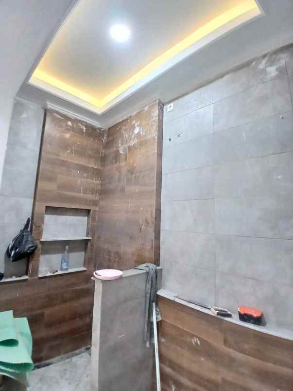 rumah mewah siap huni di kalimulya depok