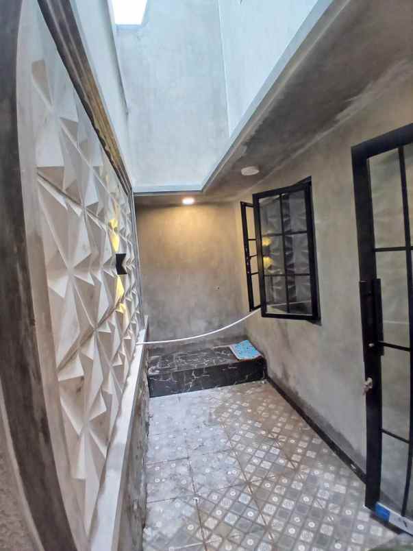 rumah mewah siap huni di kalimulya depok