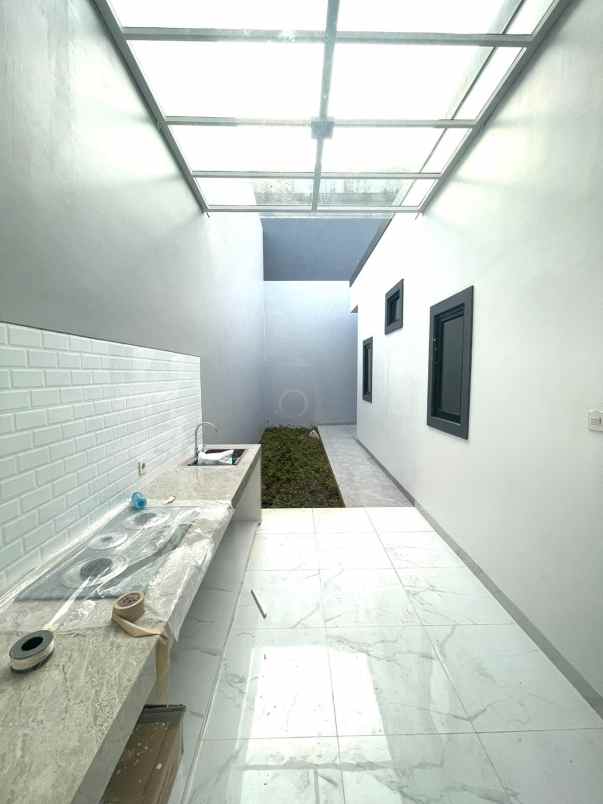 rumah modern classic minimalis harga miring