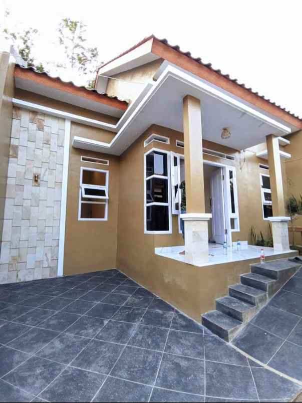 rumah modern di lokasi strategis hot promo