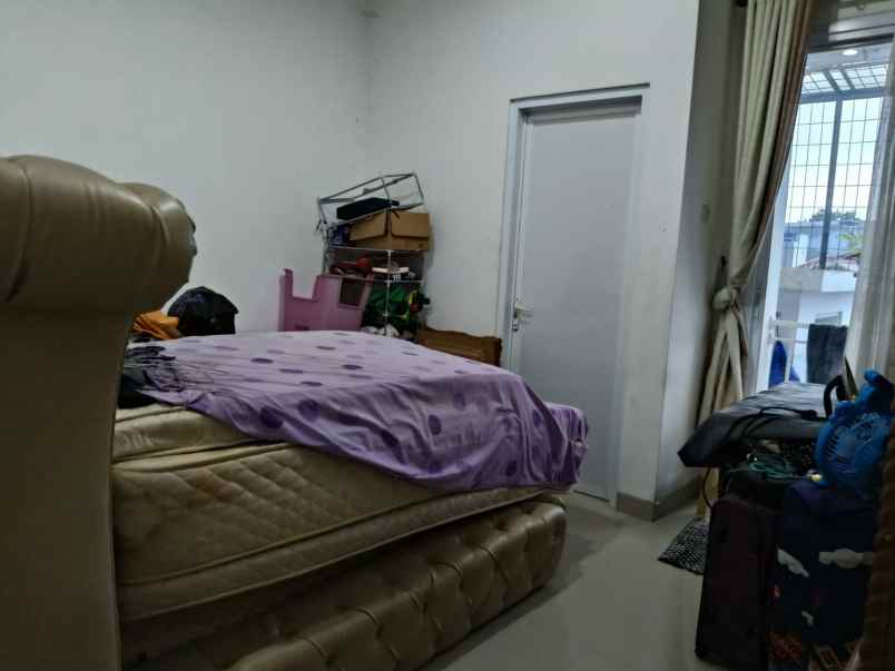 rumah murah bonus kolam renang di bekasi timur regency