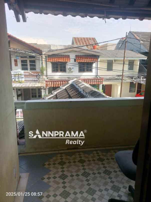 rumah second 2 lantai beji depok utara rilin