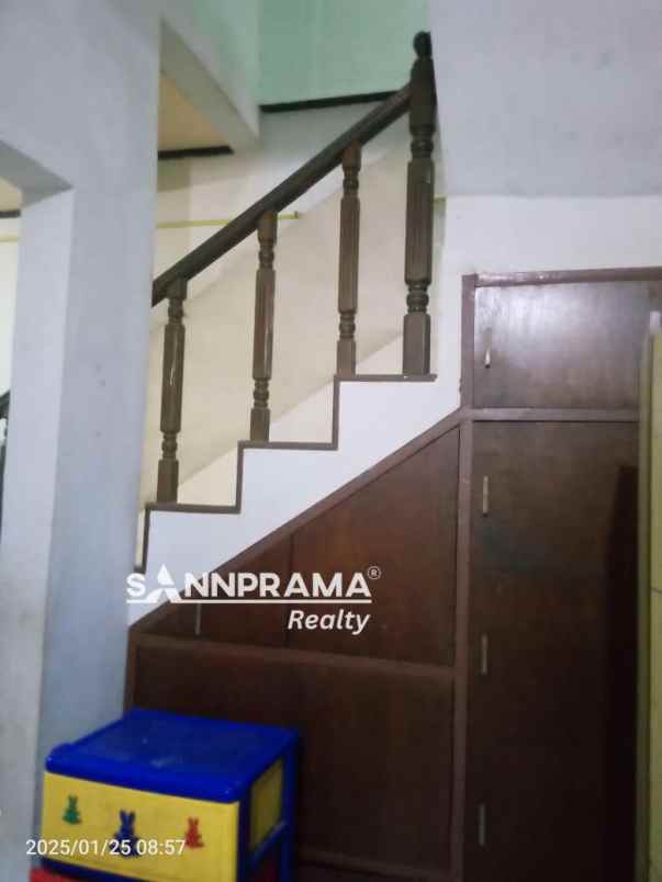 rumah second 2 lantai beji depok utara rilin