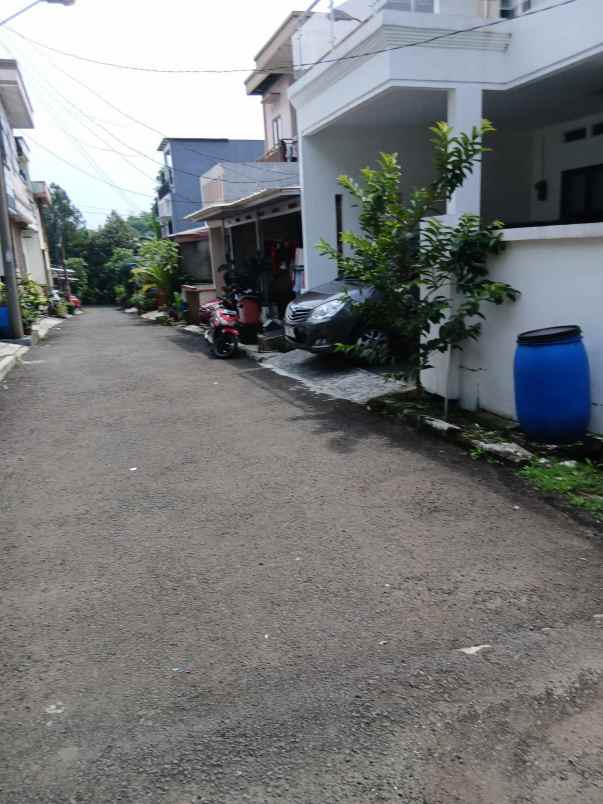 rumah second dalam cluster di bella casa residence