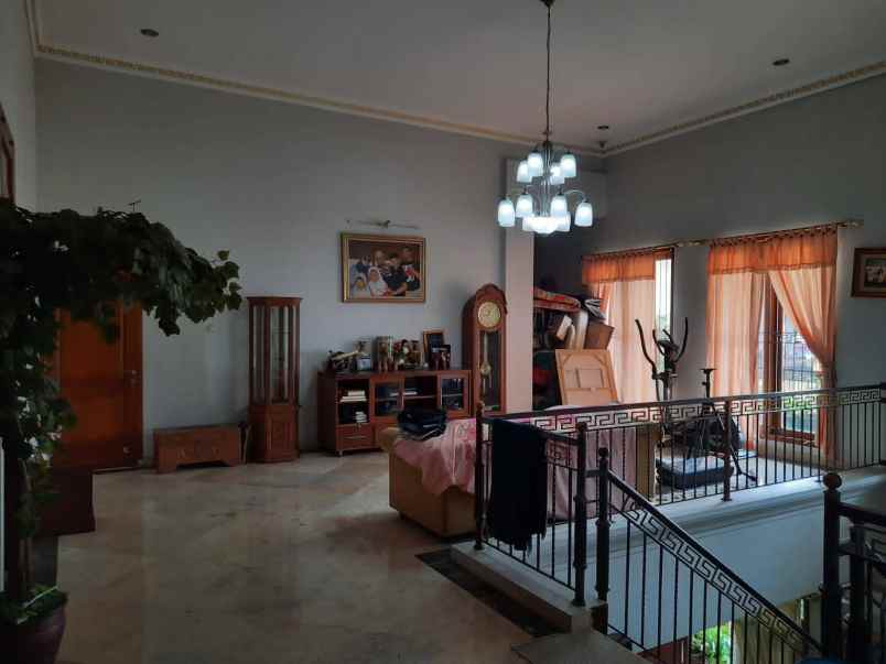 rumah second mewah 2 lantai di cinere depok