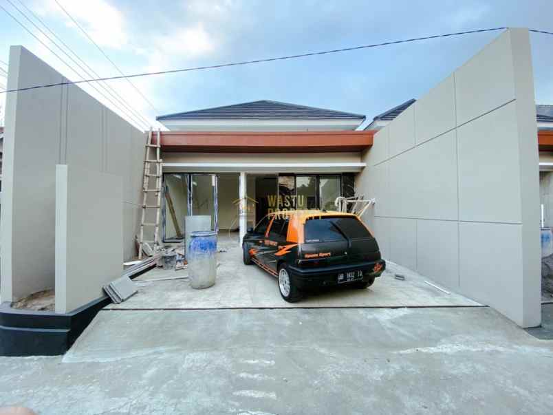 rumah siap huni dekat exit tol jogja solo di kalasan