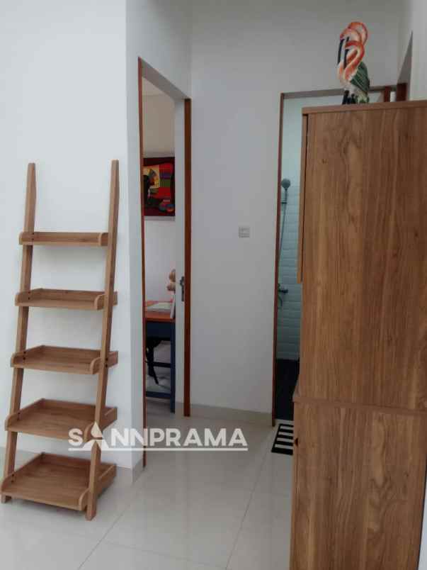 rumah strategis pinggir jalan propinsi