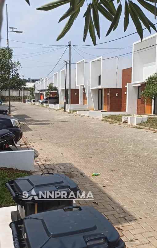 rumah strategis pinggir jalan propinsi