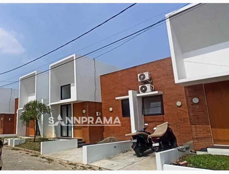 rumah strategis pinggir jalan propinsi