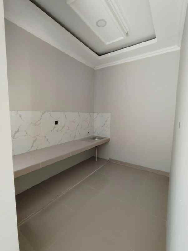 rumah town house 2 lantai dgn dp 0 dicilodong