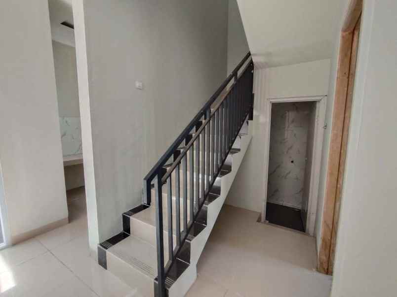 rumah townhouse dp 0 dekat gdc depok