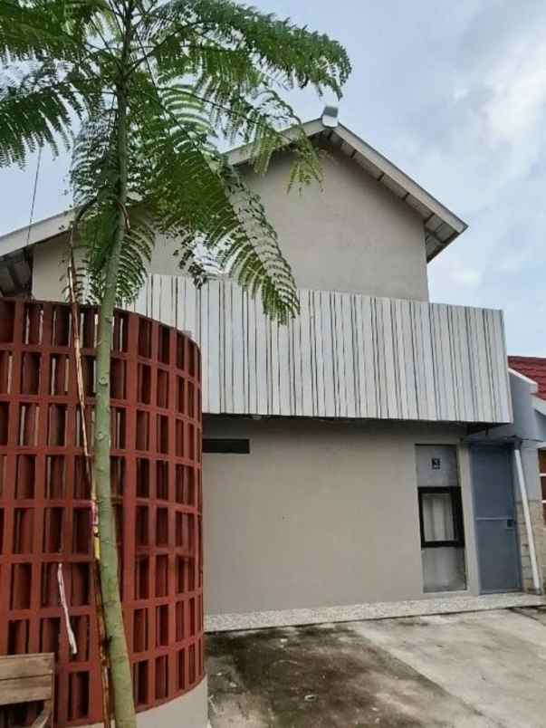 rumah villa dekat kampus uii pusat kaliurang km 14