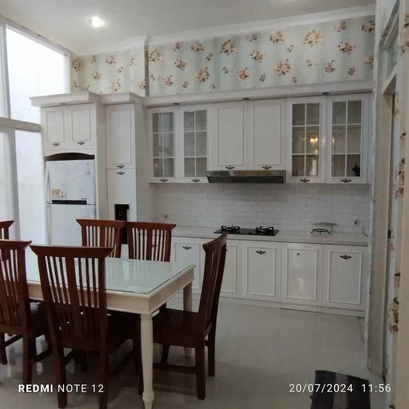 sewa rumah harian jl otista tarogong kidul garut