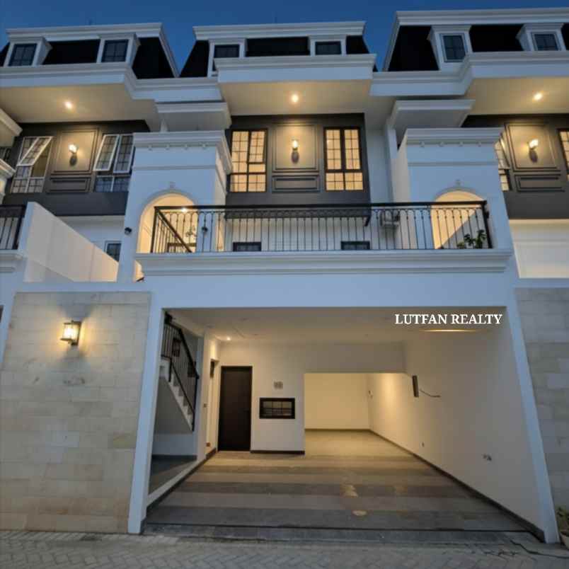 towhouse modern 4 lantai dekat pejaten village