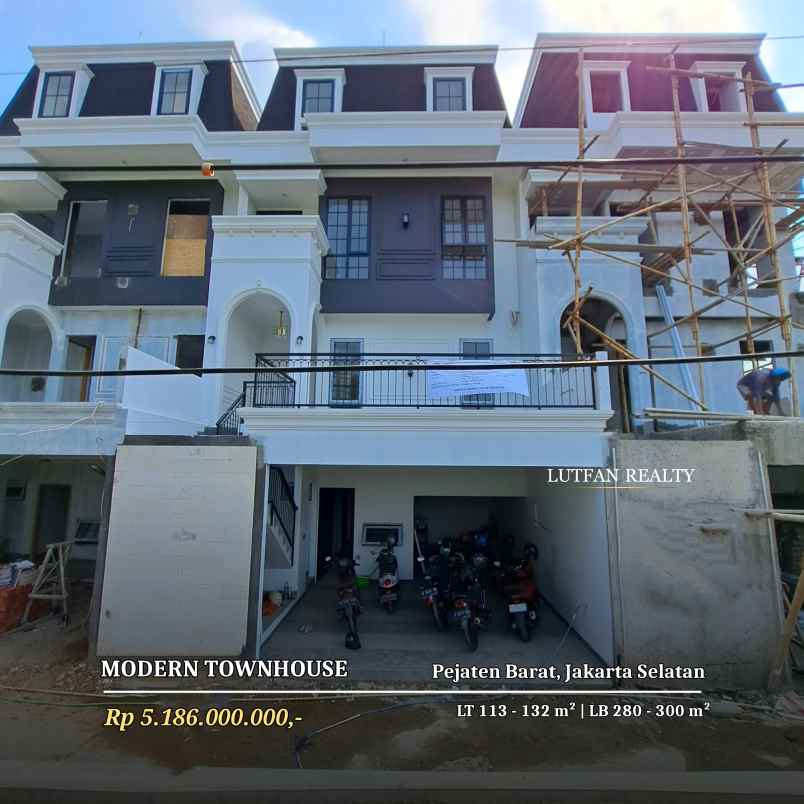 towhouse modern 4 lantai dekat pejaten village