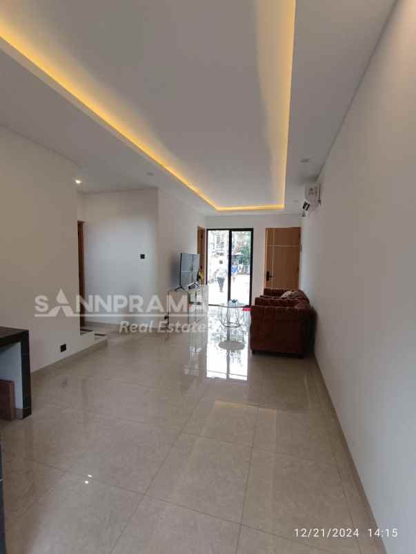 townhouse mewah 2 lantai di rangkapan jaya baru depok