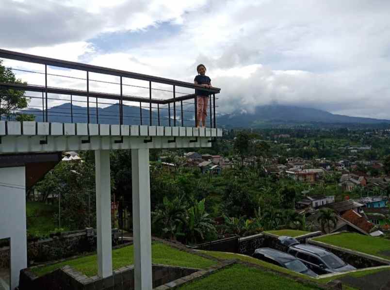 villa kapal cisarua puncak bogor