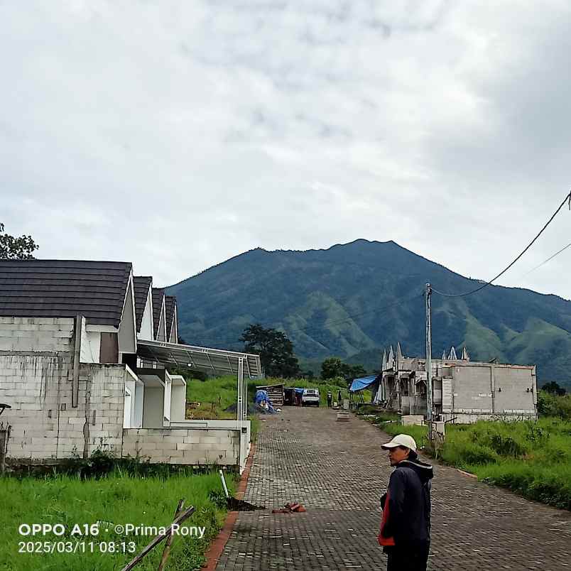 villa malang murah di puncak karangploso malang