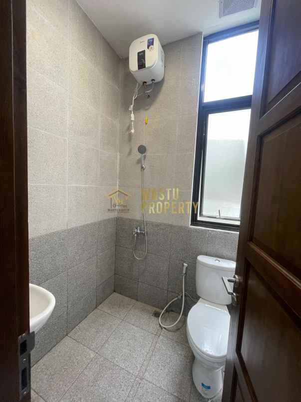 1 unit rumah siap huni 4 kamar tidur di depok sleman