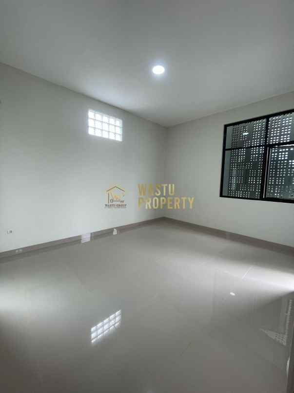 1 unit rumah siap huni 4 kamar tidur di depok sleman