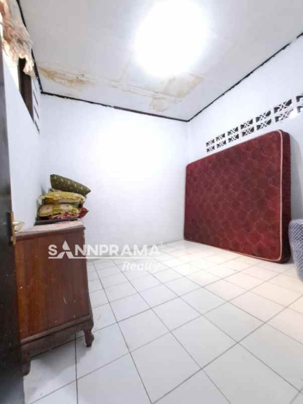 2 lantai siap huni strategis di sukmajaya depok rinlin