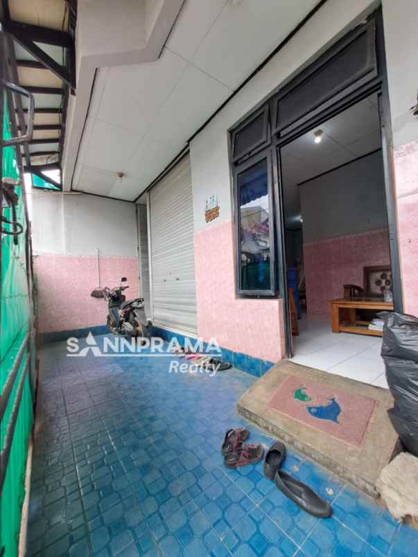 2 lantai siap huni strategis di sukmajaya depok rinlin