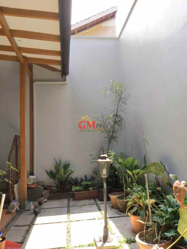 768 rumah modern 2 lantai di cigadung bandung utara