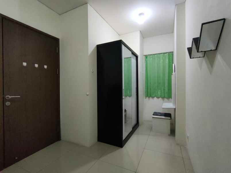 apartemen re martadinata ancol