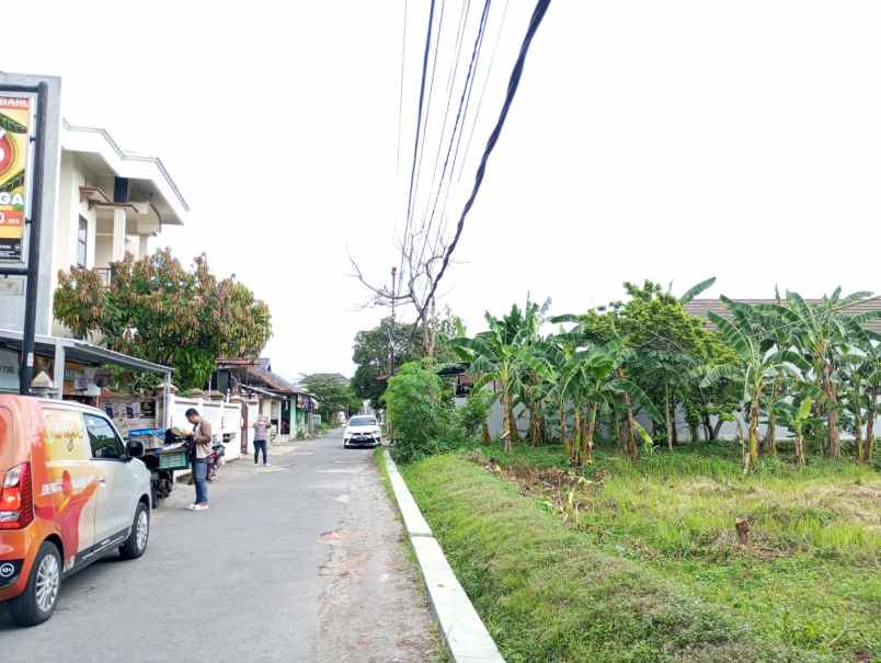 dalam ringroad jogja dekat plaza ambarukmo