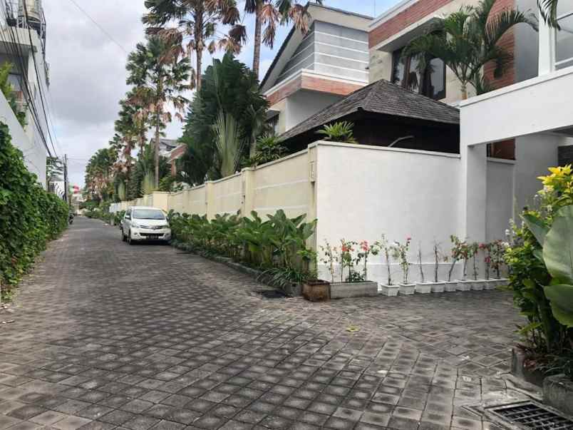 dijua villa lantai 2 lokasi premium canggu brawa