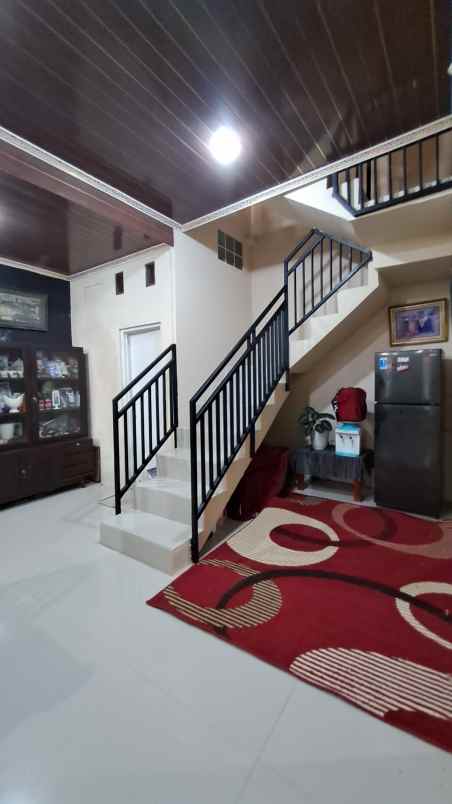 dijual cepat rumah 3 lantai cinere limo depok