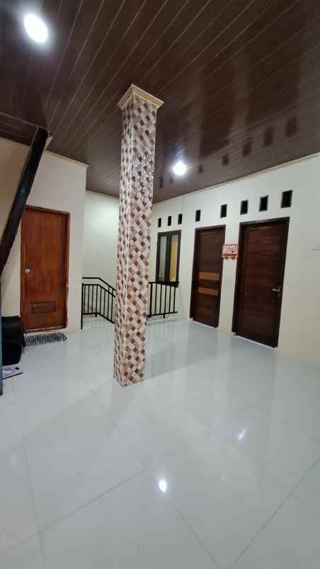 dijual cepat rumah 3 lantai cinere limo depok
