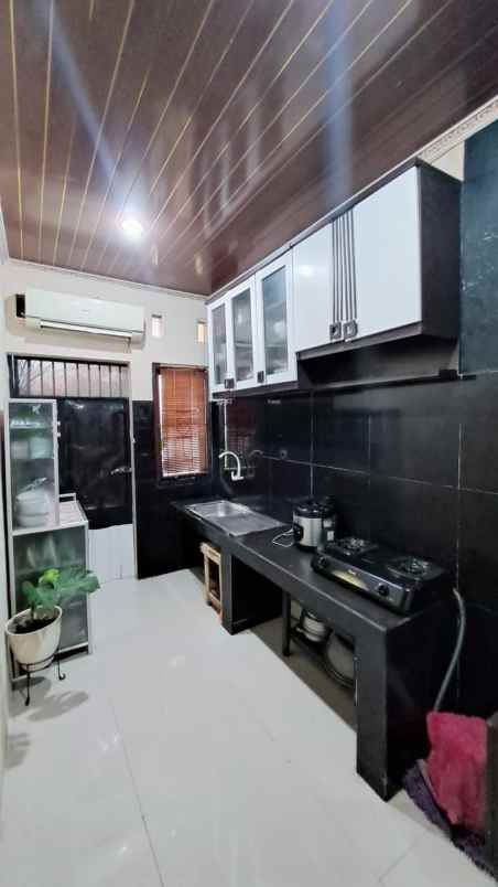 dijual cepat rumah 3 lantai cinere limo depok