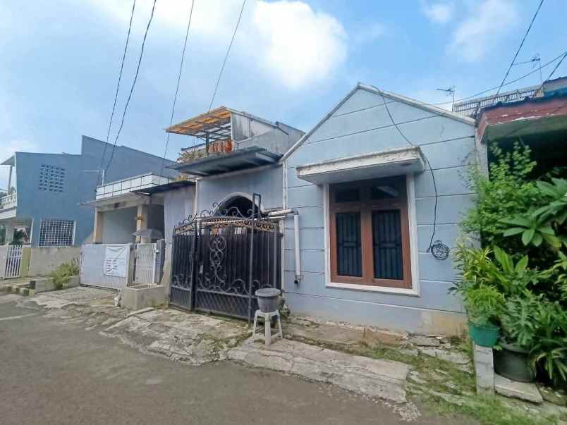 dijual cepat rumah di permata depok sektor pirus