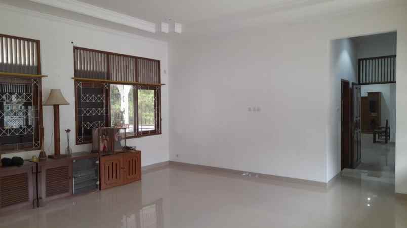 dijual cepat rumah unik dalam cluster di cinere depok