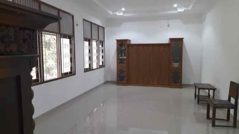 dijual cepat rumah unik dalam cluster di cinere depok