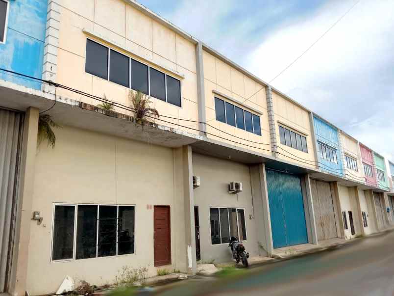 dijual disewakan gudang equator kota pontianak