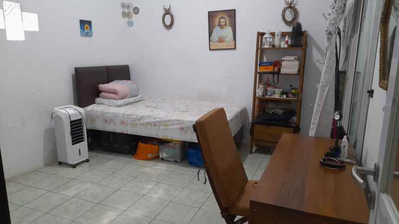 dijual kost jati padang