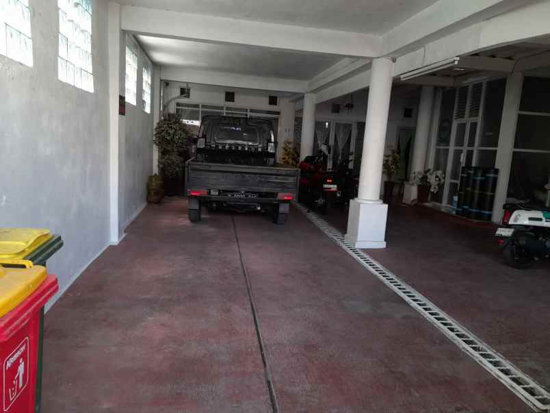 dijual kost jati padang