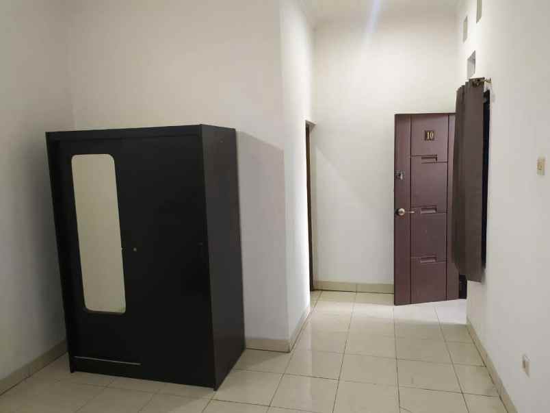 dijual kost jl sayang