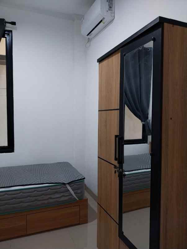 dijual kost vokasi depok