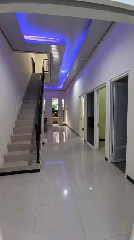 dijual ruko gudang kantor de java inside kuwukan