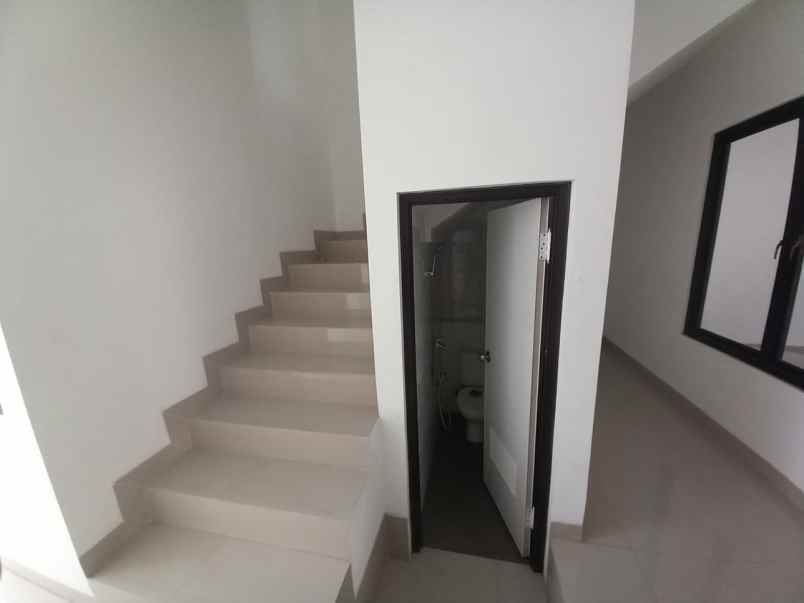 dijual ruko gudang kantor guntur