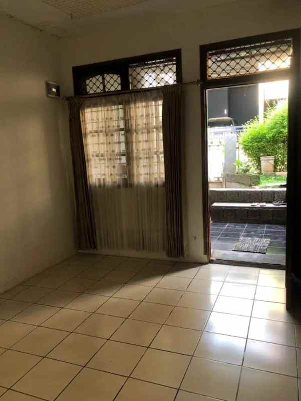 dijual rumah 2 lantai di cipadu larangan